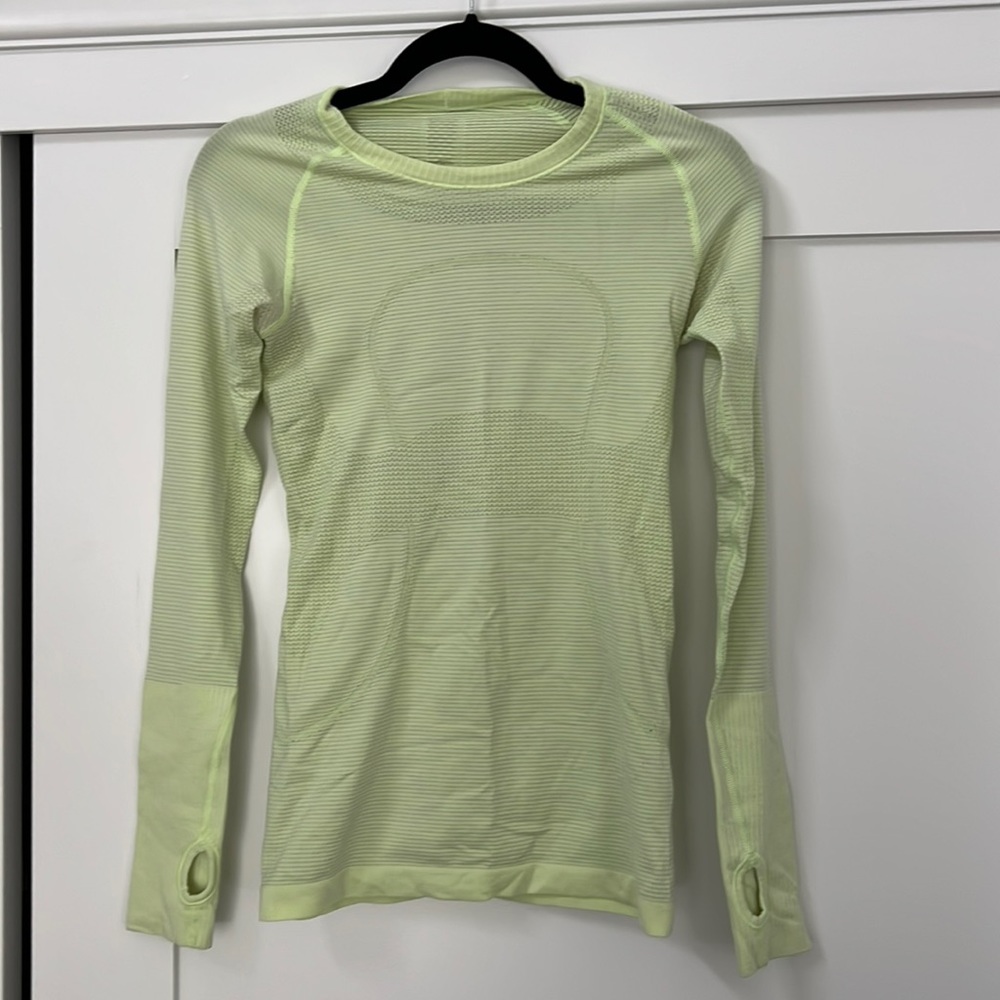 Lululemon run swiftly tech long sleeve shirt